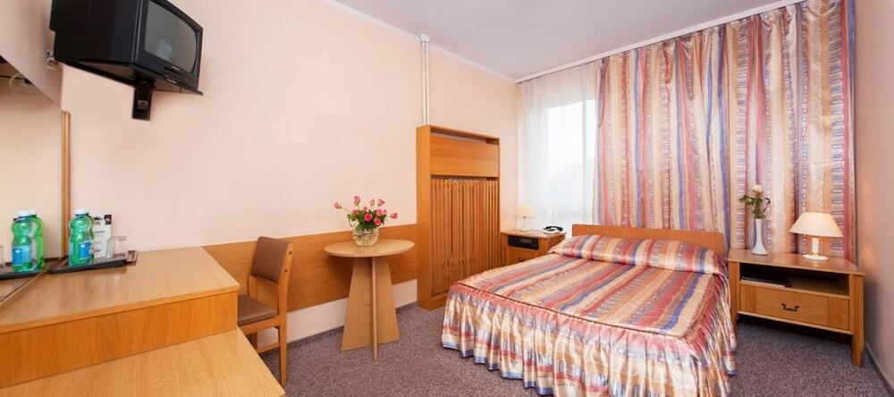 Hotel Gromada Łomża Екстериор снимка