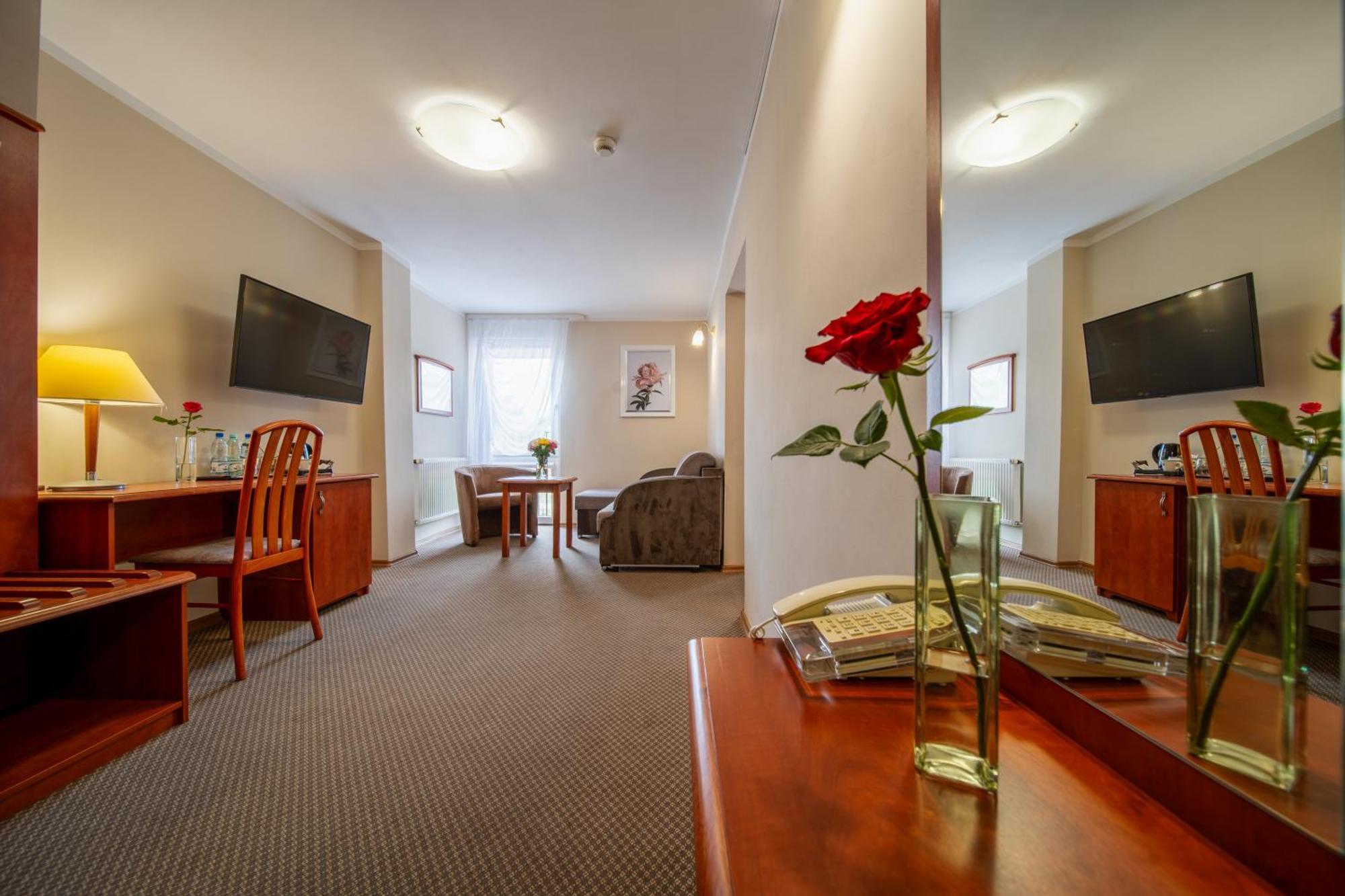 Hotel Gromada Łomża Екстериор снимка