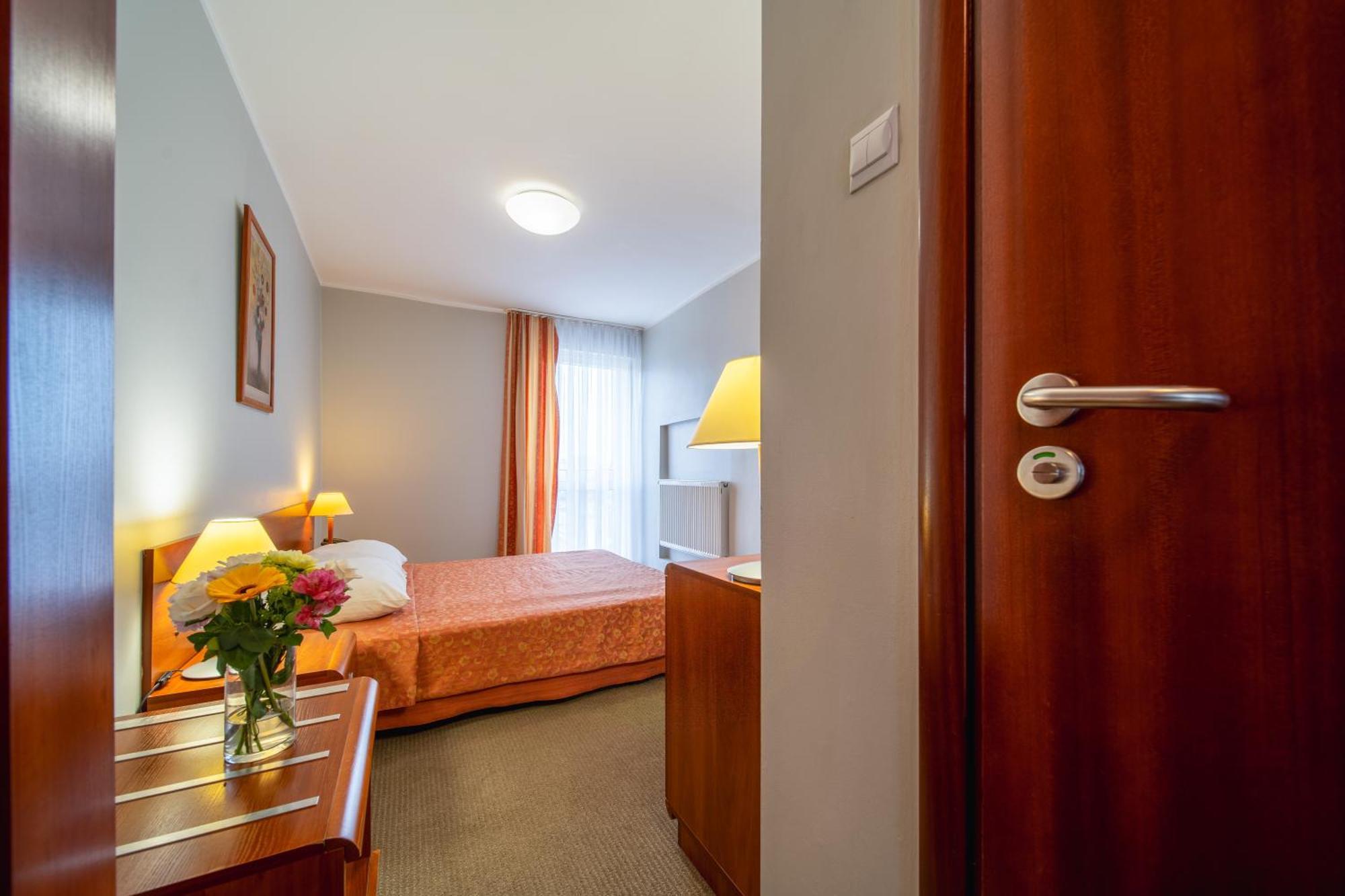 Hotel Gromada Łomża Екстериор снимка